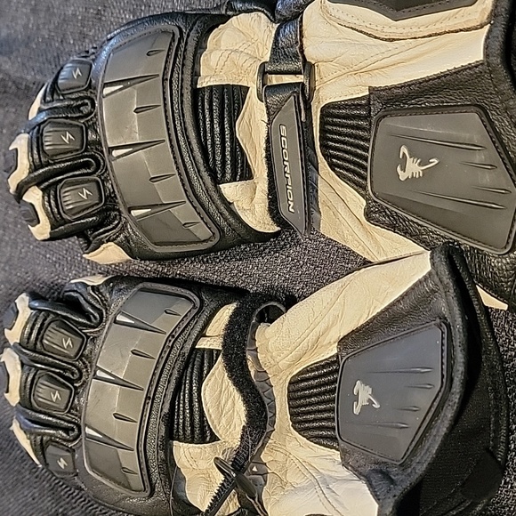 Motorcycle gloves - Picture 5 of 12